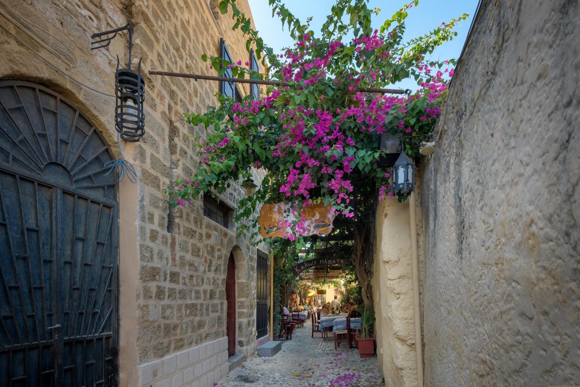 Stone Cave Suite Rhodes City Ngoại thất bức ảnh