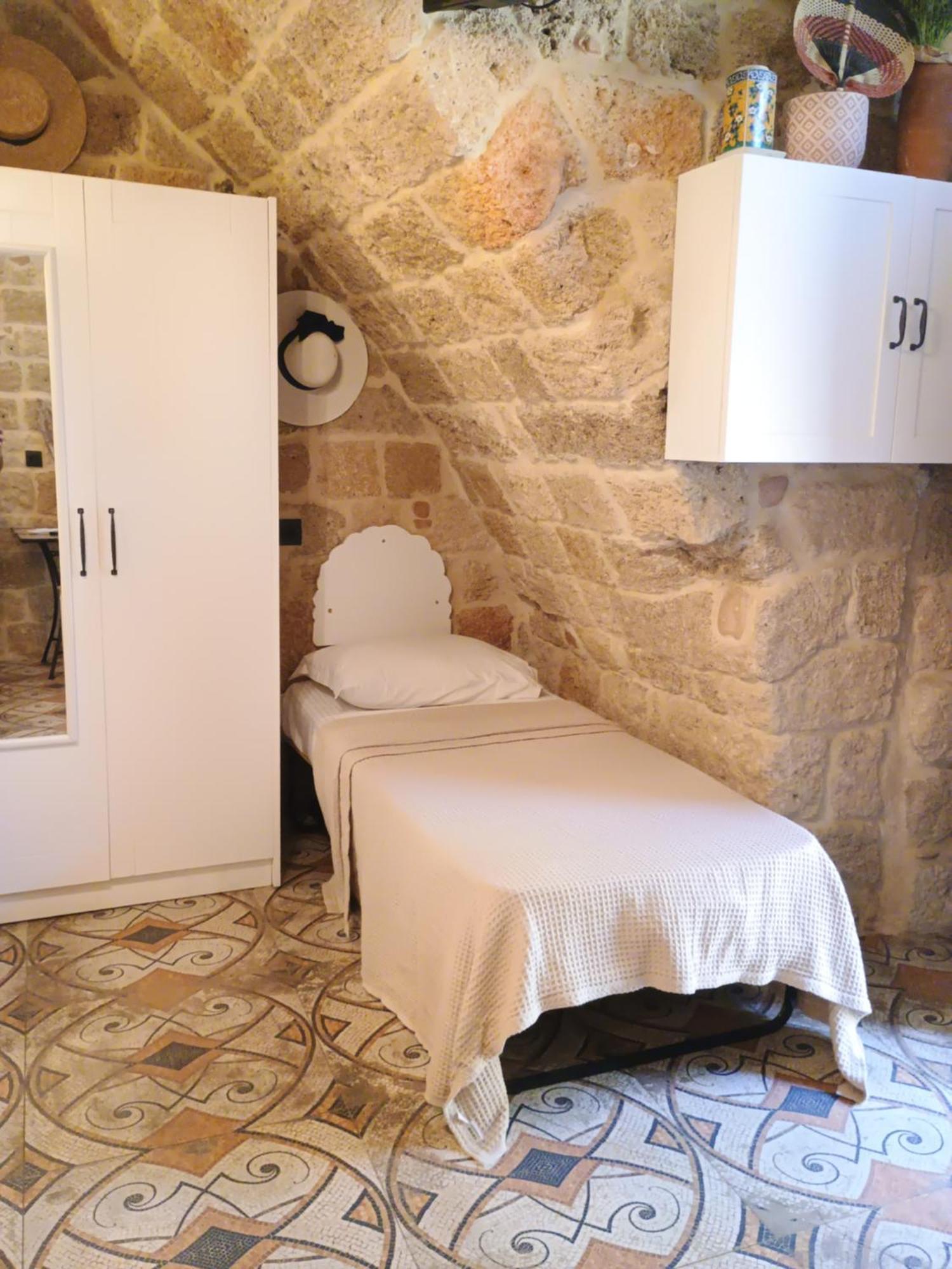 Stone Cave Suite Rhodes City Ngoại thất bức ảnh